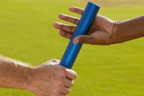 LDSports乐动-德布劳内绝杀新规席卷篮坛，湖人躺枪成争议风暴眼